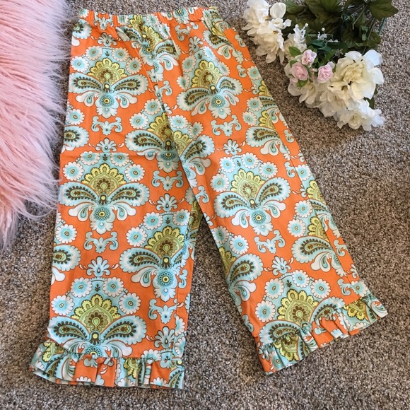 Bundle of girls top and ruffle pants - Picture 3 of 8